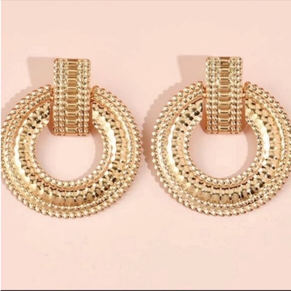 Last pair!🆕 anthro gold textured hoop earrings - Picture 3 of 5